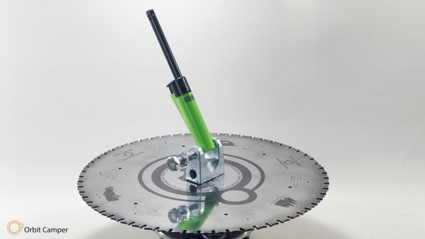 Clipper Kamp Çakmağı Sağlam clipper kamp çakmağı, güvenilir ateşleme.