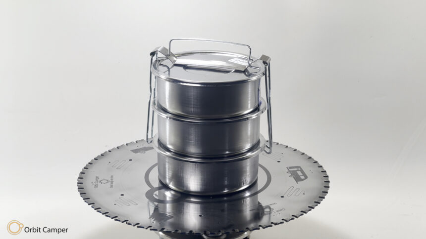 Sağlam ve hafif kamp sefer taşı, kolay taşıma için.