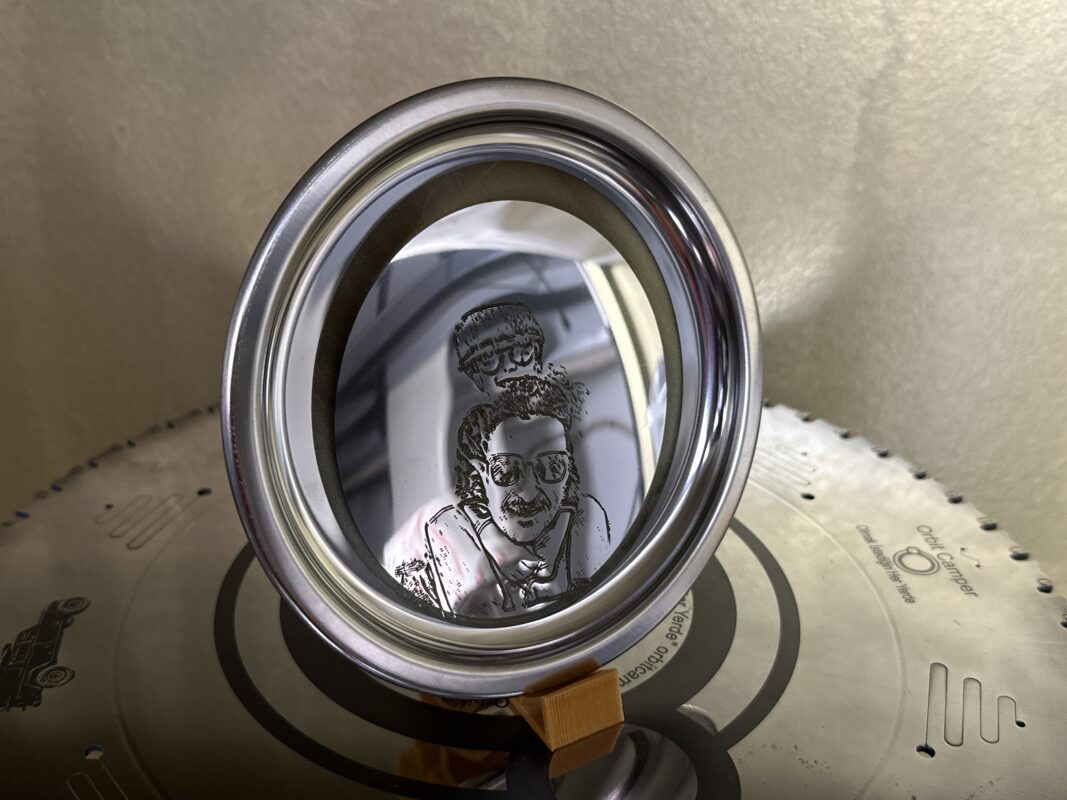 DJI Lazer İşleme Fotoğraf Çerçevesi Lazer kesim ahşap fotoğraf çerçevesi, özel tasarım.