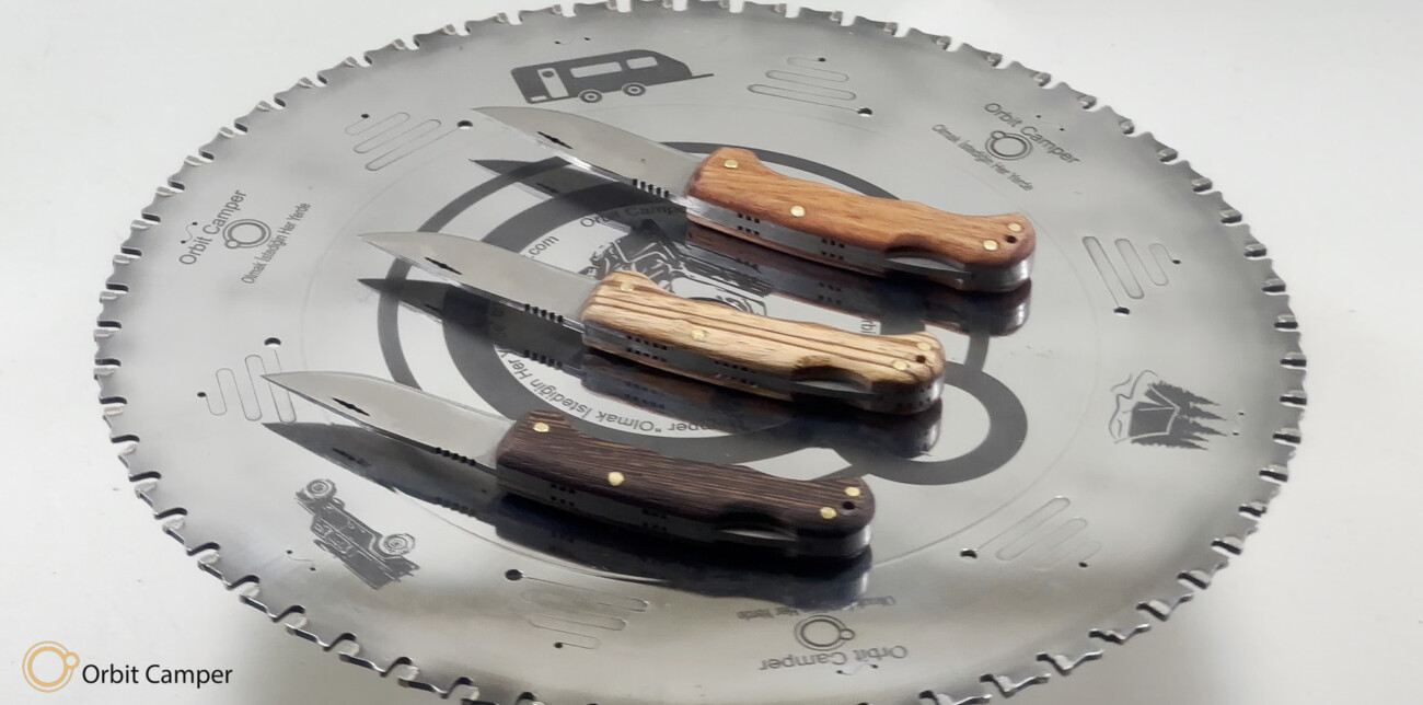 Kişiselleştirilebilir Çakı - Lazer Kazıma Kişiselleştirilebilir çelik çakı, ahşap saplı, lazerle kazıma.