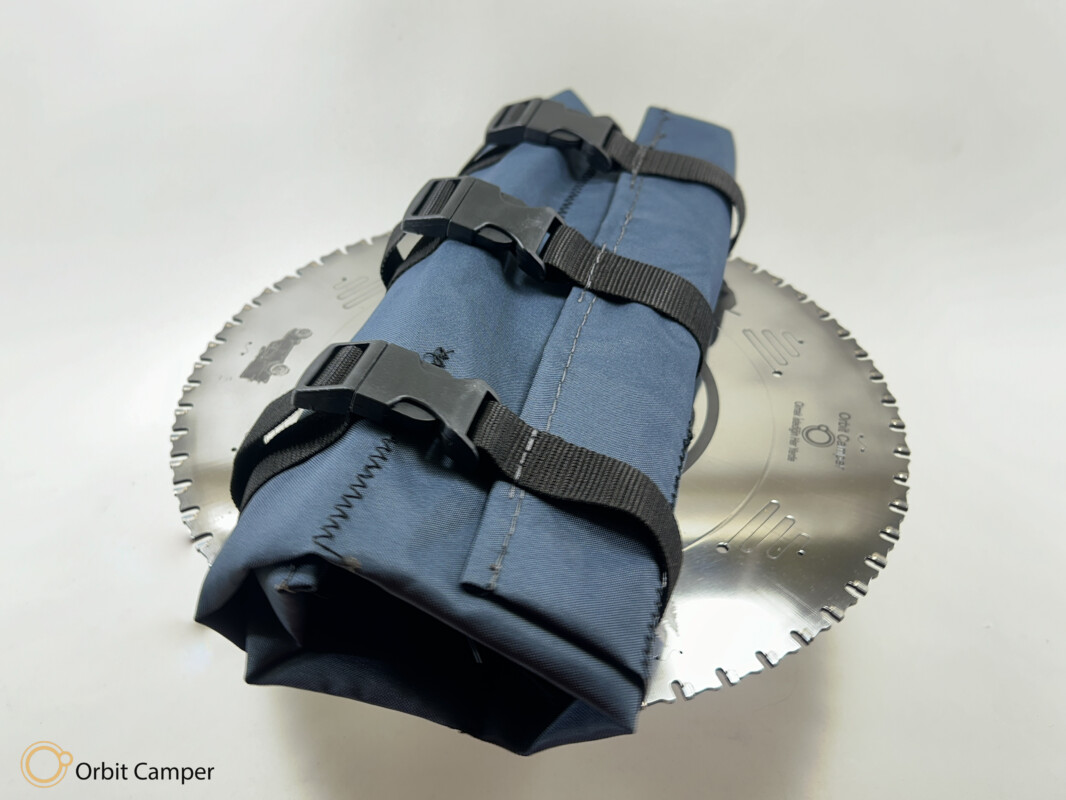 Su geçirmez Orbit Camper rulo çanta, eşyalarınızı düzenli taşıyın.