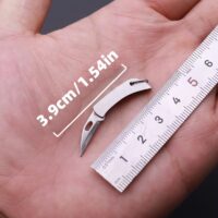 Ahşap masa lambası, şık tasarım, sıcak ışık.