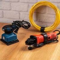 Pratik ve tekrar kullanılabilir cırt bant, kablo ve eşya düzenleme için.