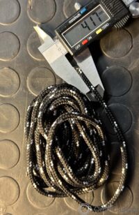 İki adet ip, örgü veya el işi için ideal.