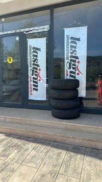 235/70/17 ebat Kumho Crugen Premium SUV lastiği, 6mm diş derinliği.