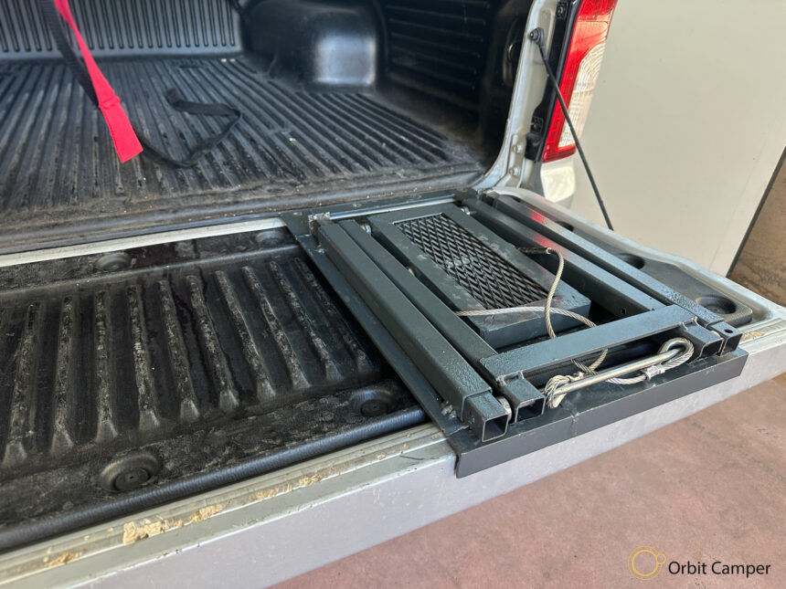 Pikap kasa kapağı merdiveni, kolay iniş çıkış.