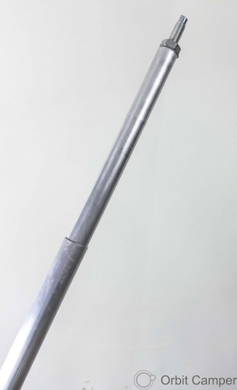 Teleskopik çadır direği, kolay kurulum, sağlam yapı.