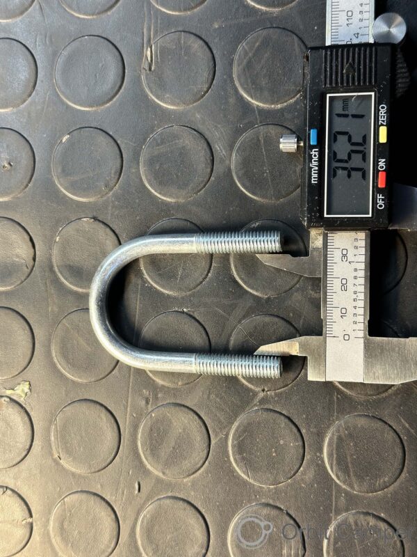 İki adet U şekilli cıvata, bağlantı elemanı